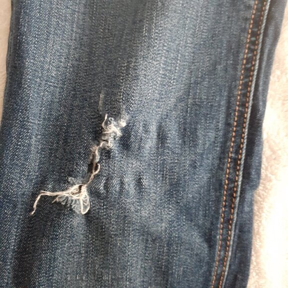 Hollister Juniors Size 1S 25 Medium Wash Distressed Straight Jeans - Picture 4 of 12